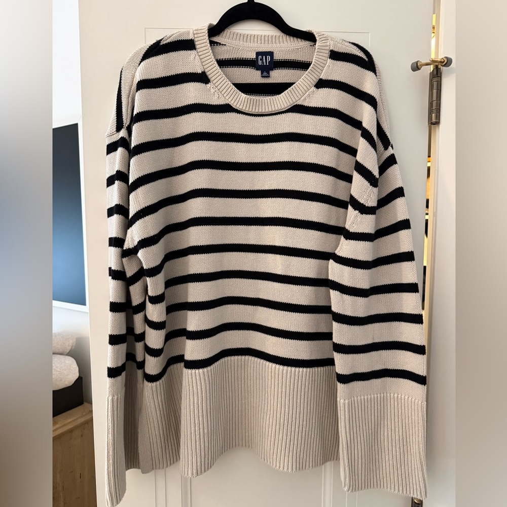 GAP Cream and Black Knit Sweater